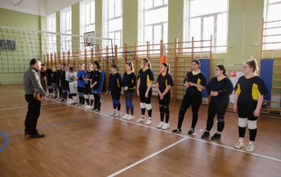 Турнир по волейболу между сборными командами ОМЛ и Садово-архитектурного колледжа